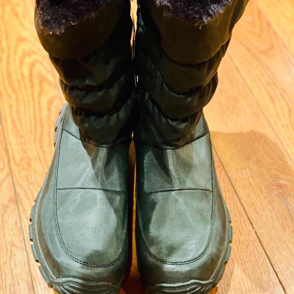 Brand new Payless Snow boots